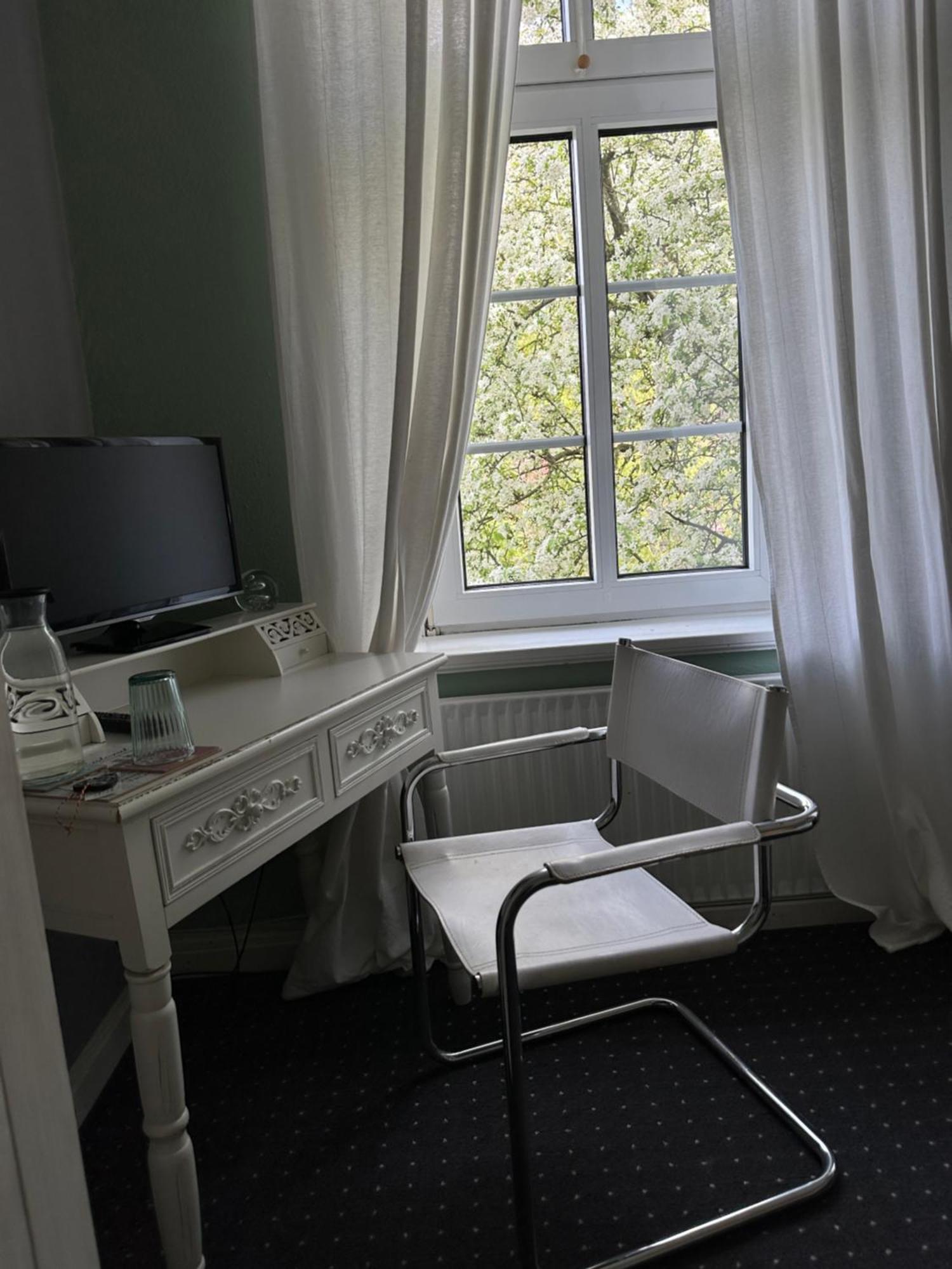 Altes Pastorat Bed & Breakfast Barmstedt Dış mekan fotoğraf