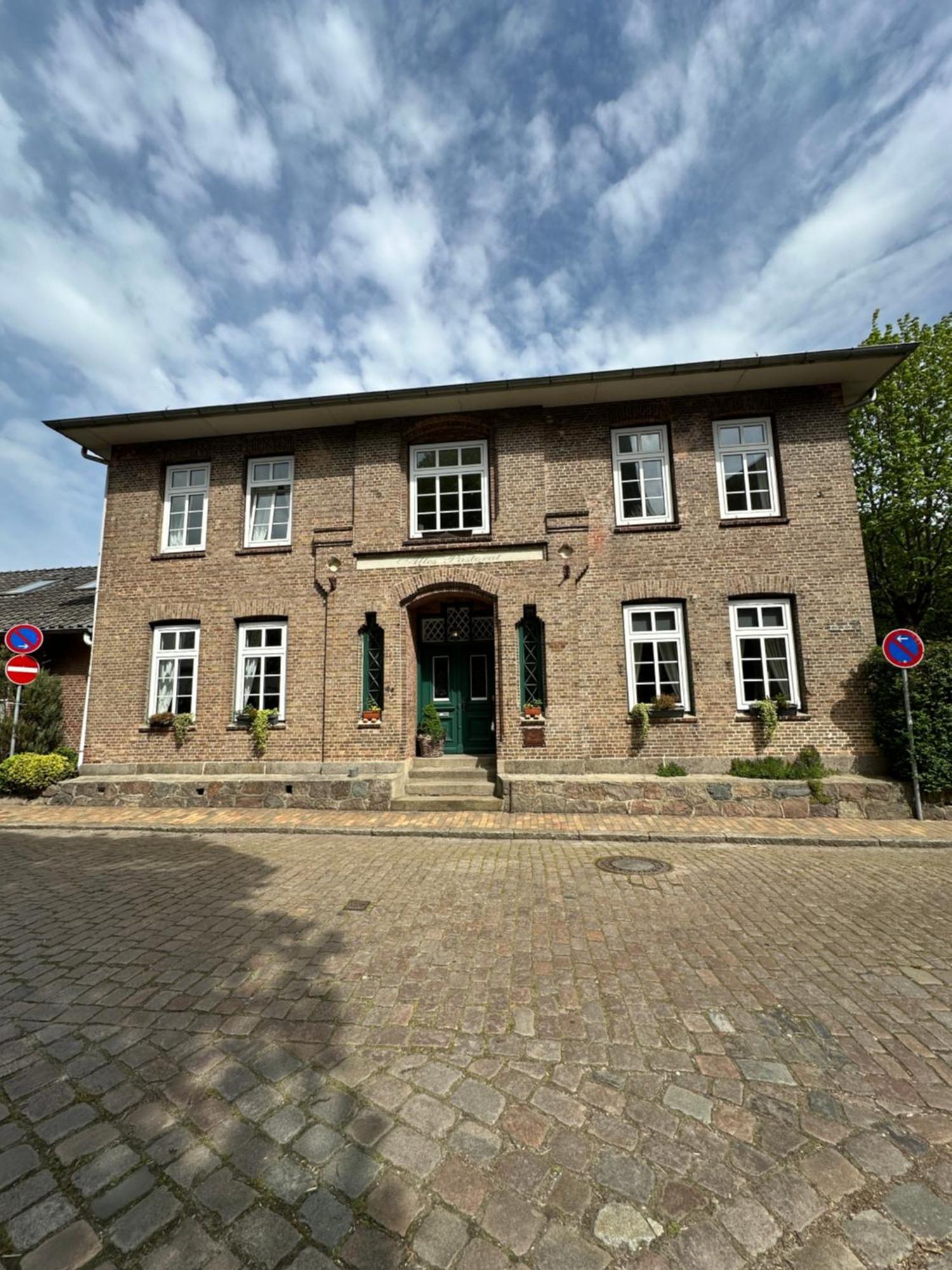 Altes Pastorat Bed & Breakfast Barmstedt Dış mekan fotoğraf