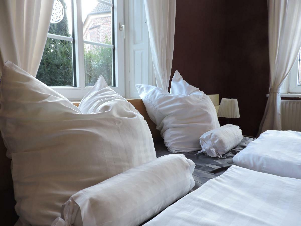 Altes Pastorat Bed & Breakfast Barmstedt Dış mekan fotoğraf